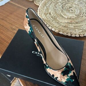 Coach Smith Beadchain heels